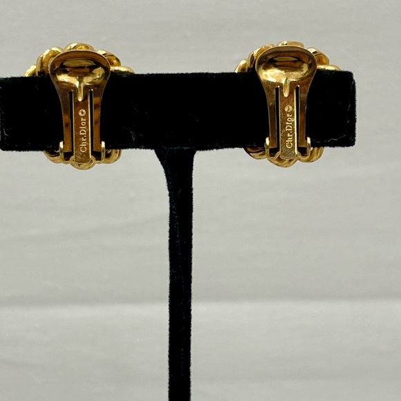 Christian Dior Signed Gold Tone Faux Iridescent Pearl Clip on Earrings - Picture 4 of 10